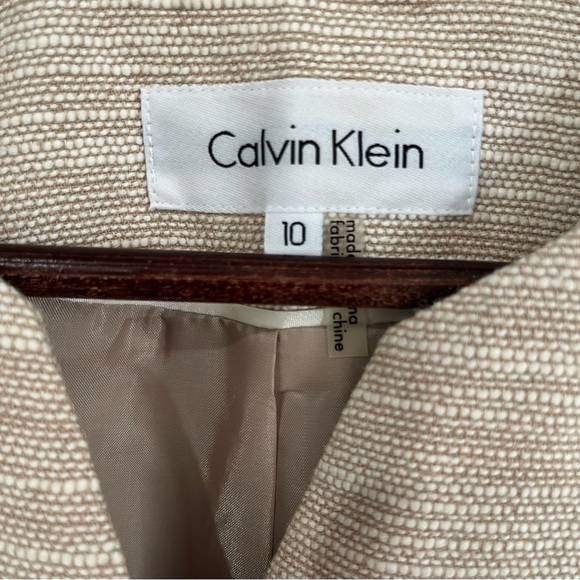 Calvin Klein Tan Blazer Structured Collarless Design - Picture 4 of 10